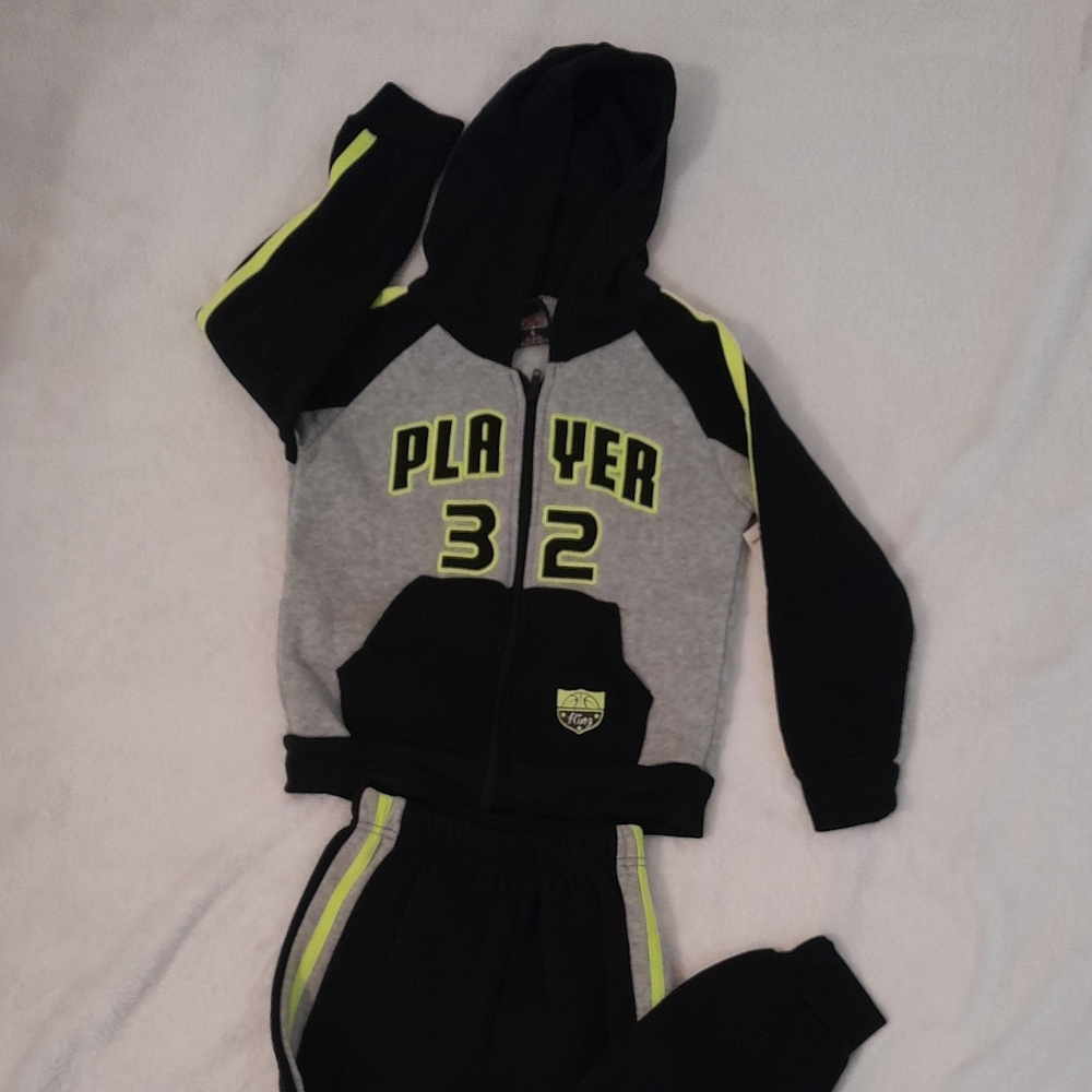 Mad Game Player 32 SZ 4 2 Piece Hooded Zip Up Sweat Suit NWT